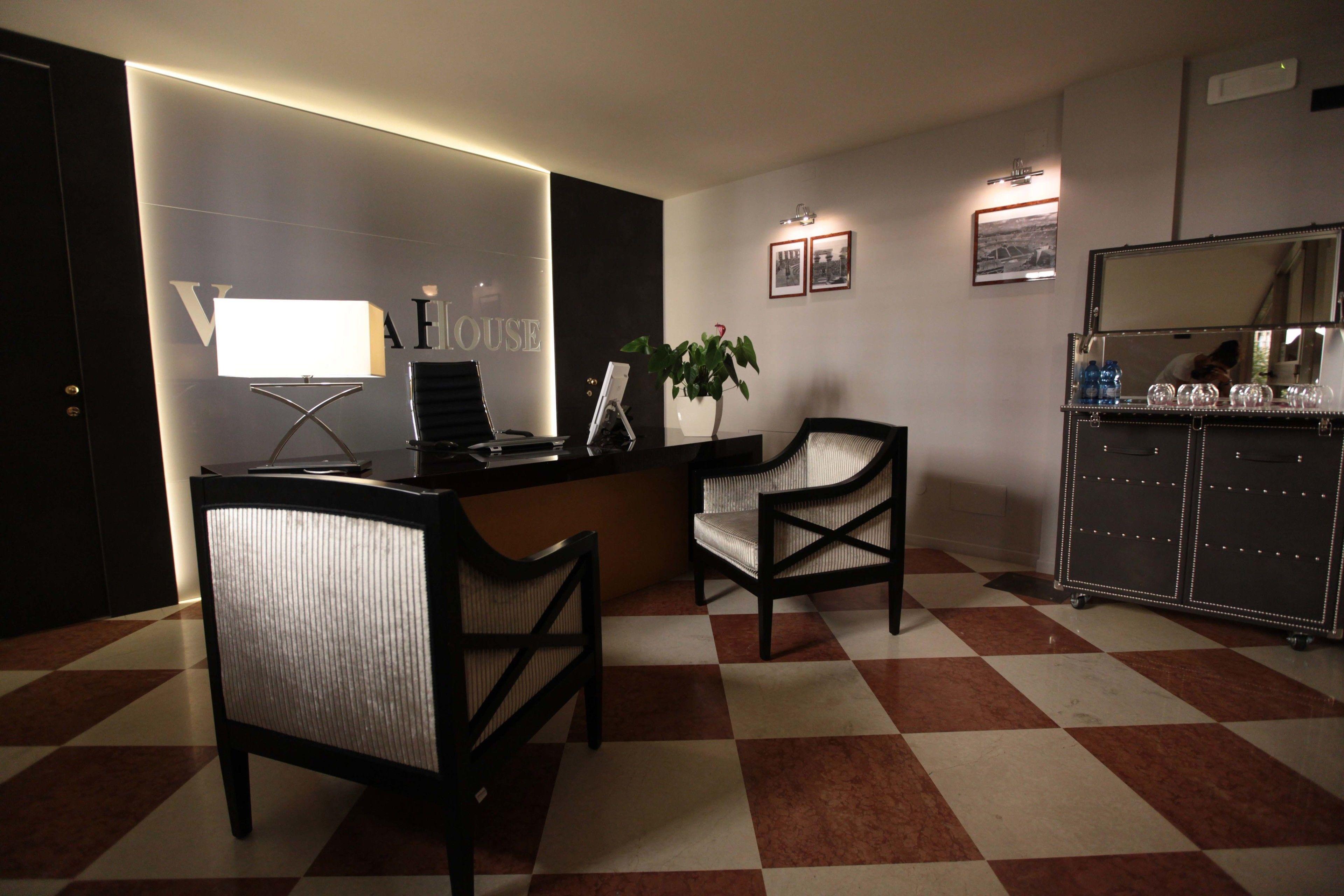 Verona House Aparthotel — Photos 1